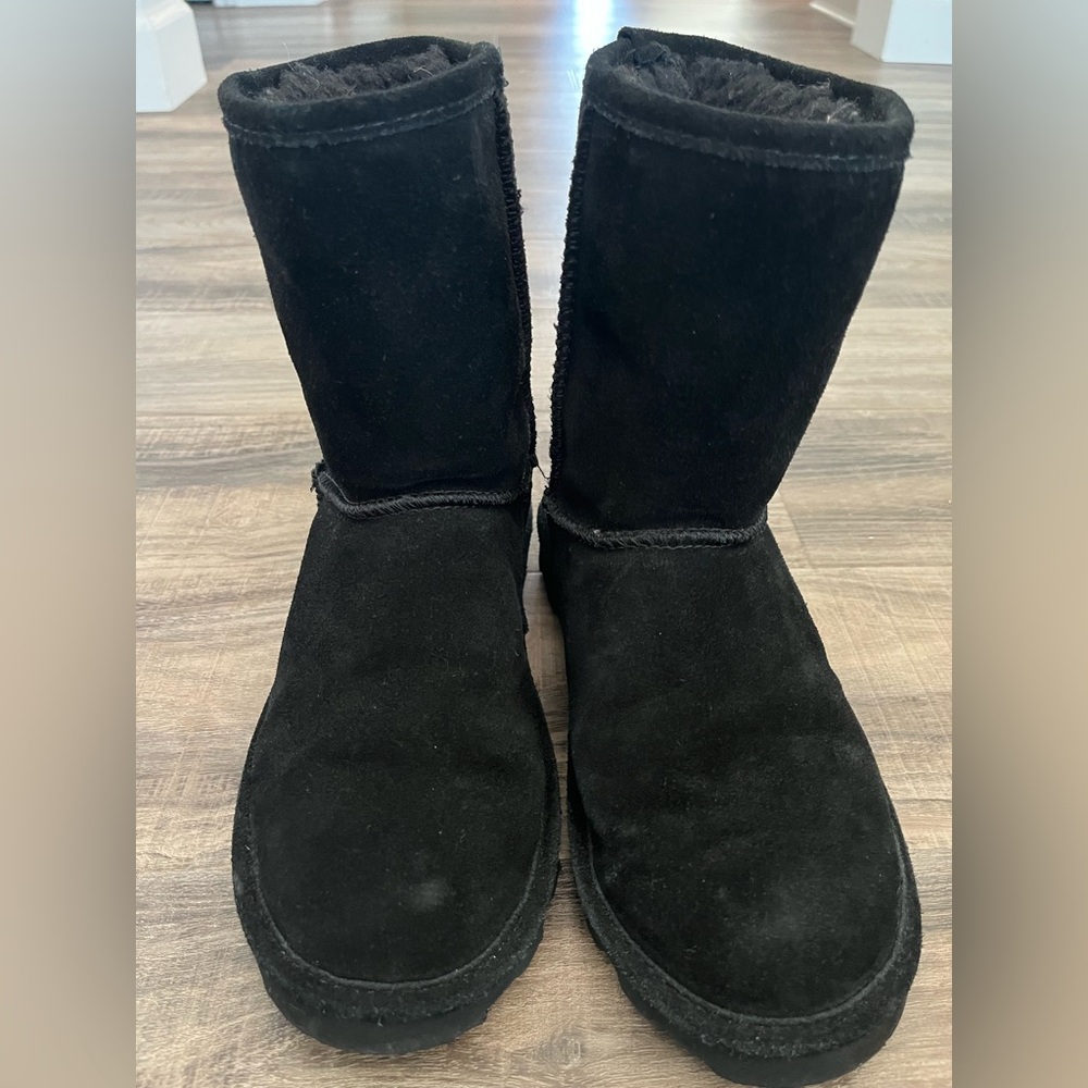 BearPaw Girls’ Elle Short Water Resistant Black Boots, Size 5